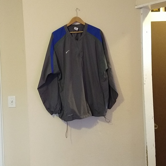 nike storm fit pullover